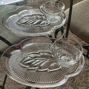 Clear Glass Leaf Serveware Set, 2 snack plates, 2 tea cups